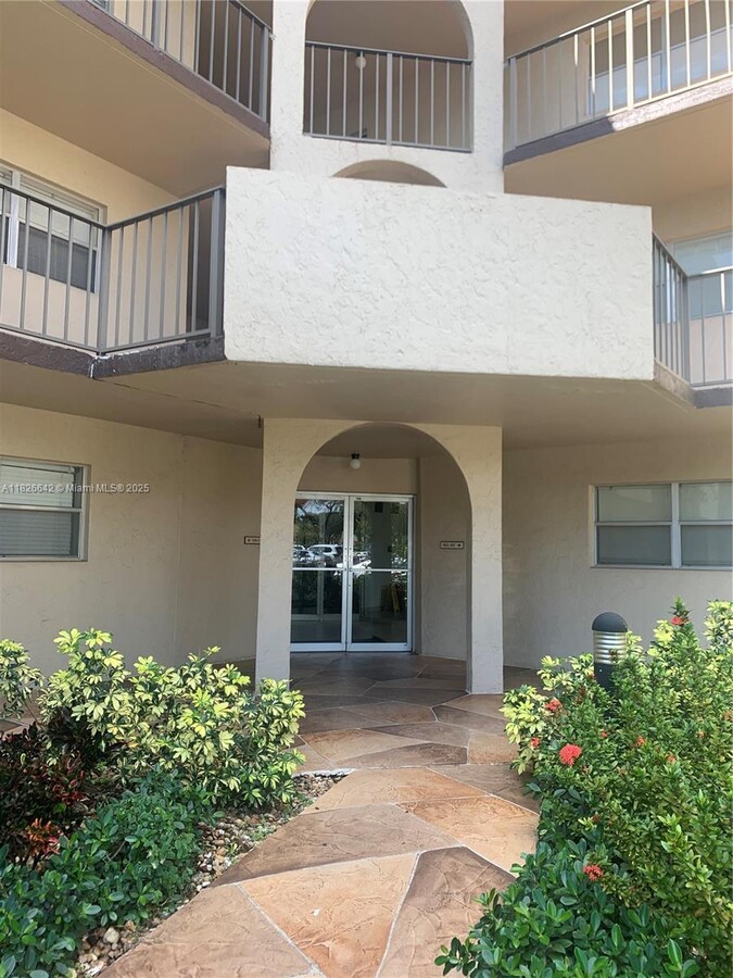 Photo - 6361 N Falls Cir Dr Apartment Unit 308
