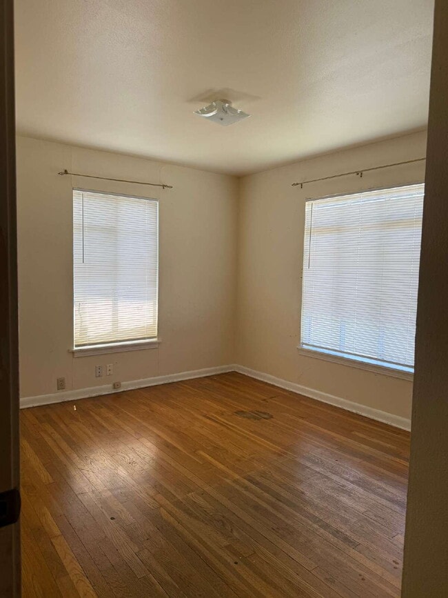 Photo - 5239 Woodbrook-