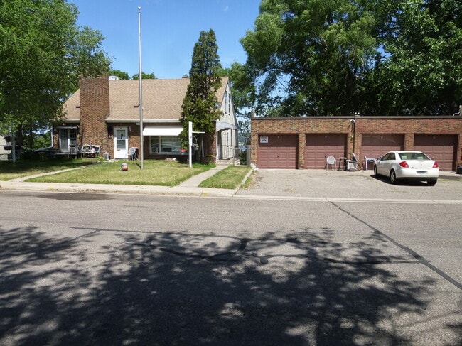 612 Stewart Ave., South St. Paul - 612 Stewart Ave., South St. Paul Apartments