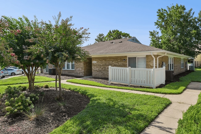 Crossland Apartments