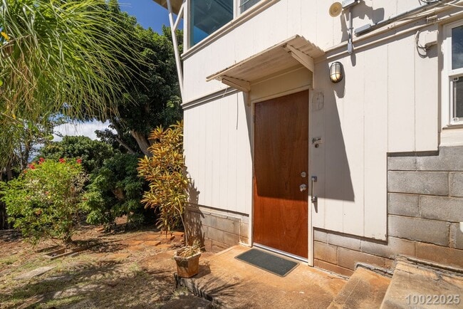 Photo - Move in Ready! 1 BD 1 BA home in Aiea ($300 off the first month’s rent if moved in before Decembe...