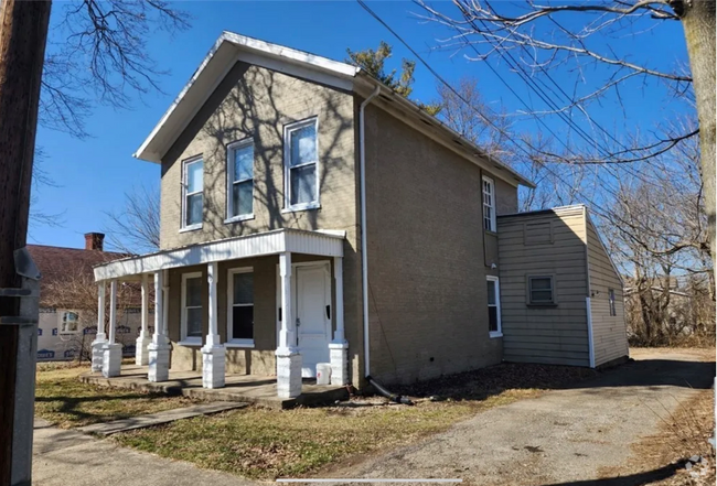 Building Photo - 132 Hivling St Unit 132 Hivling Street #2 Rental