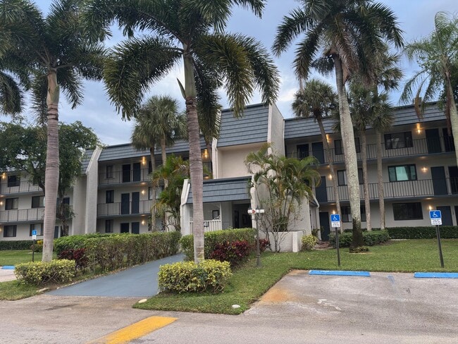 Building Photo - 4411 Trevi Ct Unit 106