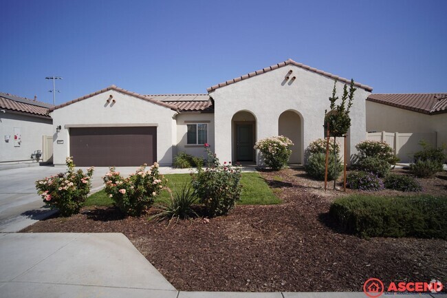 Building Photo - Dazzling Home near Independence High School!