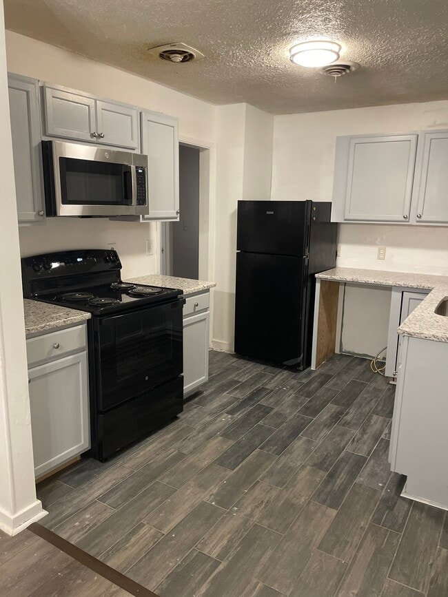 New kitchen - 4063 Tara Dr House