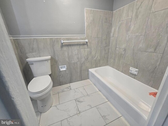 Photo - 934 Durard St