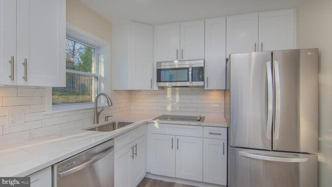 Photo - 14 N Montague St