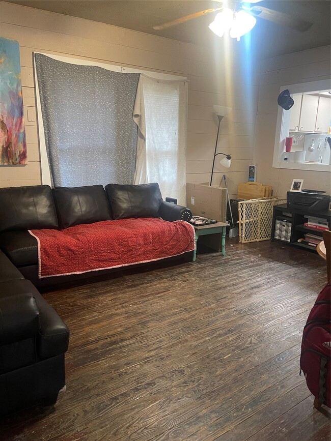 Photo - 707 Avenue J