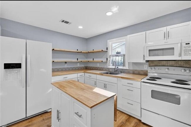 Photo - 2329 Reynolds St