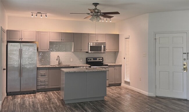 Building Photo - 1421 April Villas Unit B Rental