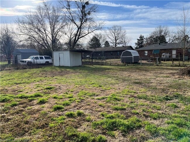 Photo - House: 3 Bed, 1.5 Bath, 1 Car Carport.