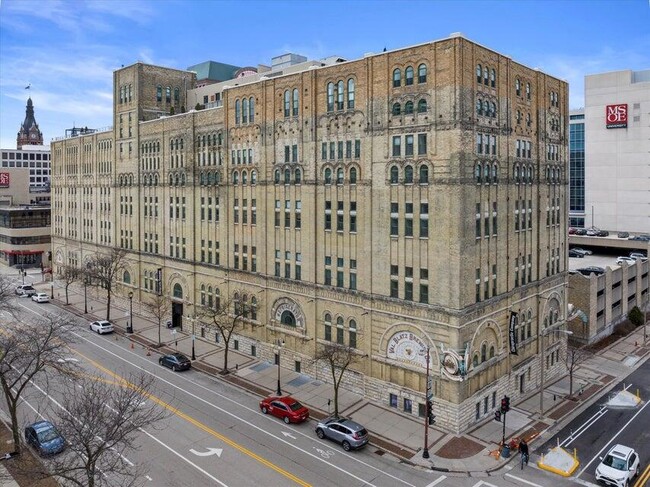 Photo - 270 E Highland Ave Apartment