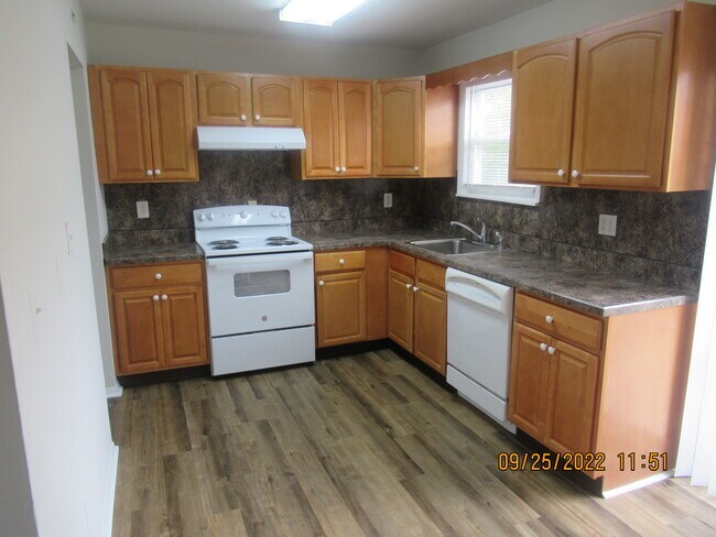 Eat in Kitchen - 192 Greenwood Loop Rd Unit Green Wood Park Commy