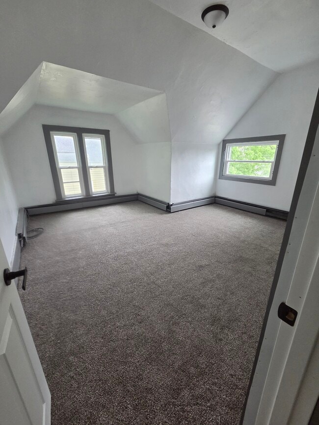 Photo - 741 Marinette Ave