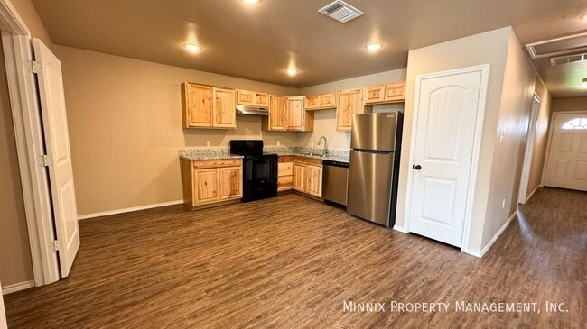 Photo - 2402 N Avenue P