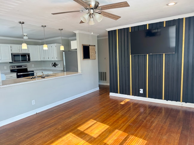 Photo - 1107 Simmons St