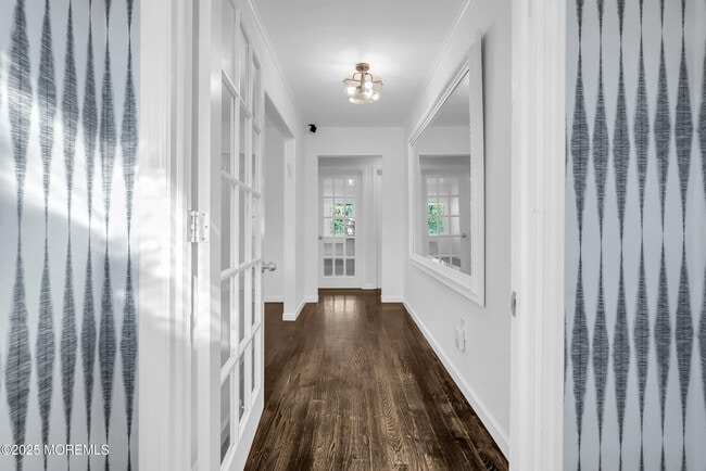 Photo - 1037 Woodgate Ave