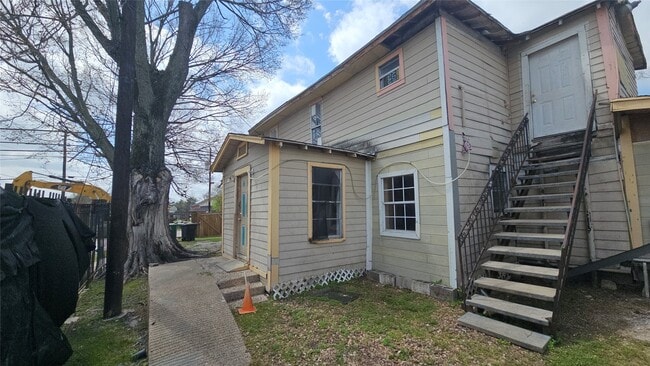 Building Photo - 6502 W Montgomery Rd