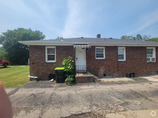 Building Photo - 1318 E Frye Ave Unit 2 Rental