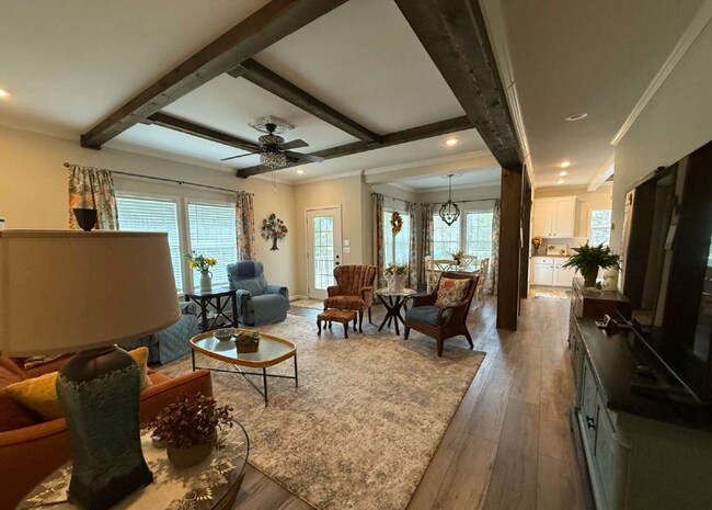 Photo - 123 Pete Mann Rd