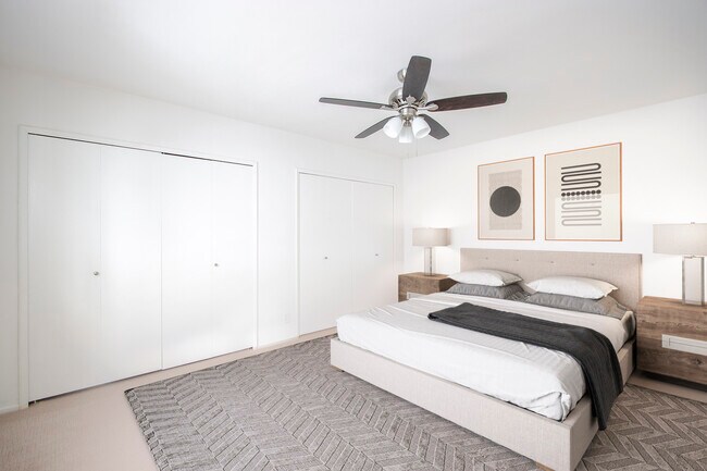 Photo - 839 S Plymouth Blvd Unit 5