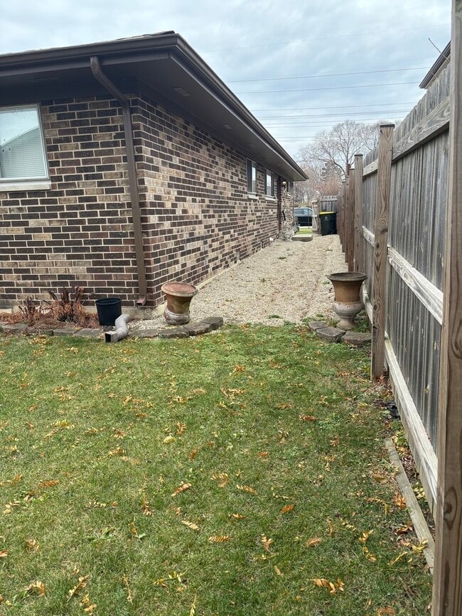 Photo - 109 Paramount Dr