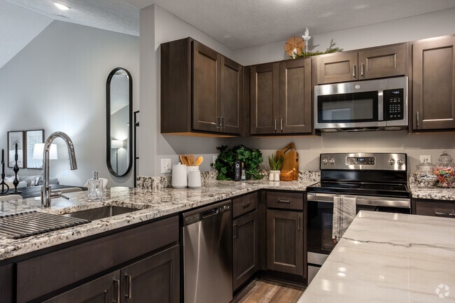 2BR, 2BA - 1,101SF - Isleworth III - Kitchen