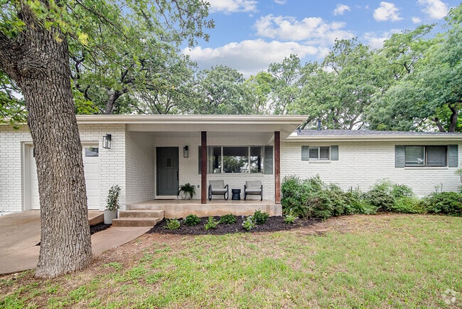 Building Photo - 305 Tanglewood Dr Rental