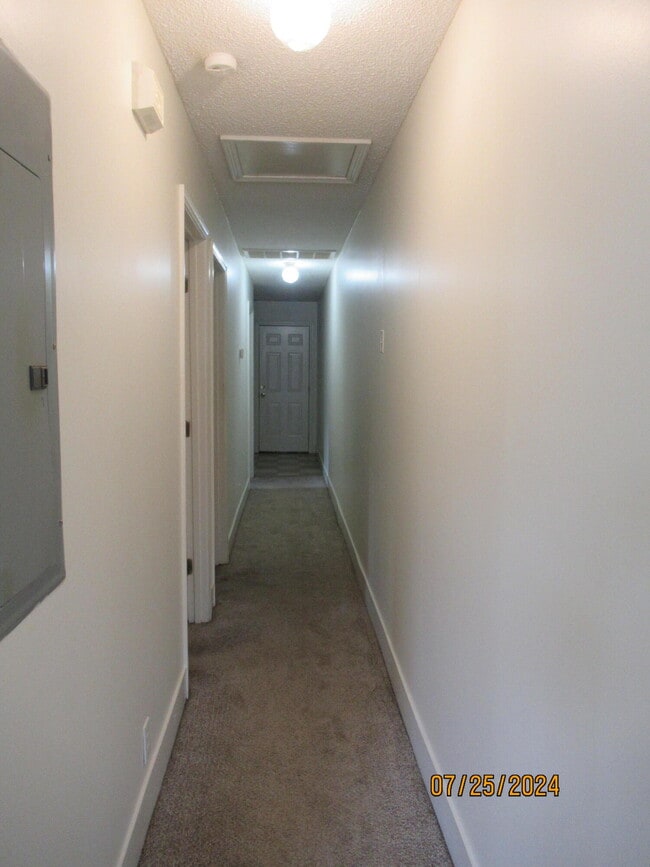 Photo - 970 Jessamine Trail