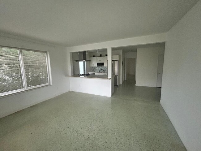 Photo - 7430 Carlyle Ave Unidad 1