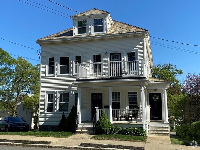 Building Photo - 123 Lagrange St Rental
