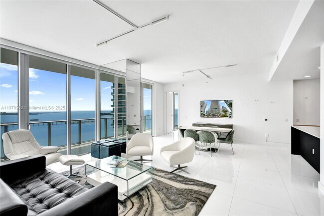 Photo - 1300 Brickell Bay Dr Unidad 3902