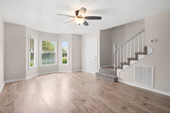 Photo - 907 Desota Ln