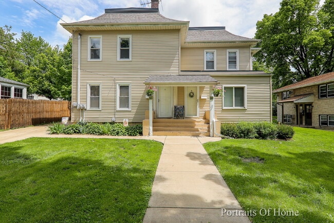 Building Photo - 3 Bedroom with Laundry & Garage