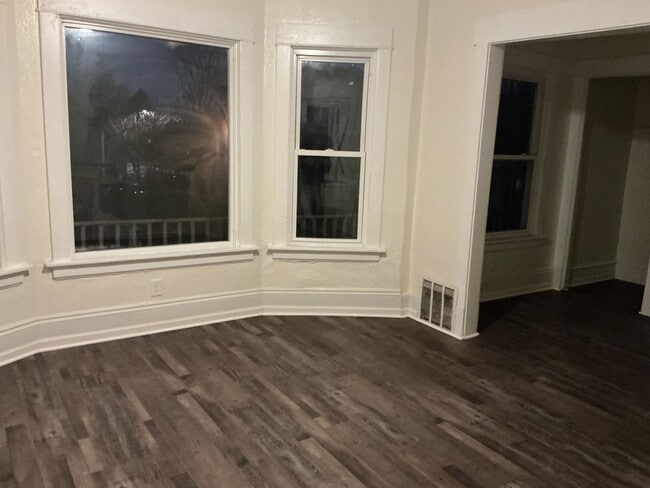 Photo - 2944-46 N 28th St Unidad upper