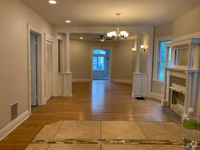 Building Photo - 806 Ashland Ave Unit 2 Rental