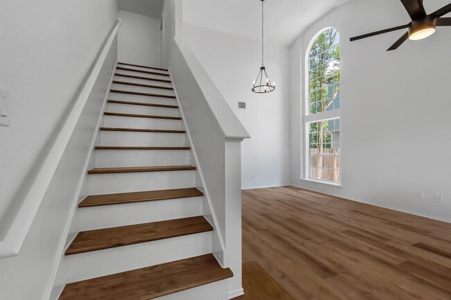 Photo - 8800 Dandelion Trail