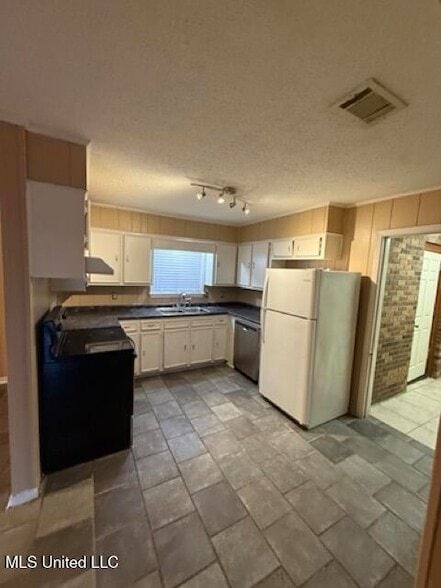 Photo - 320 Springdale Cir