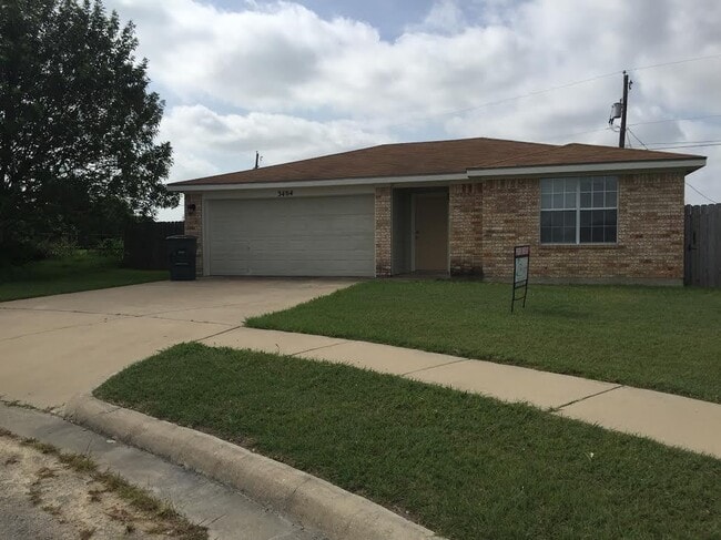 Building Photo - ONLY $1395 MINUTES AWAY FROM FORT HOOD AIRFIELD!