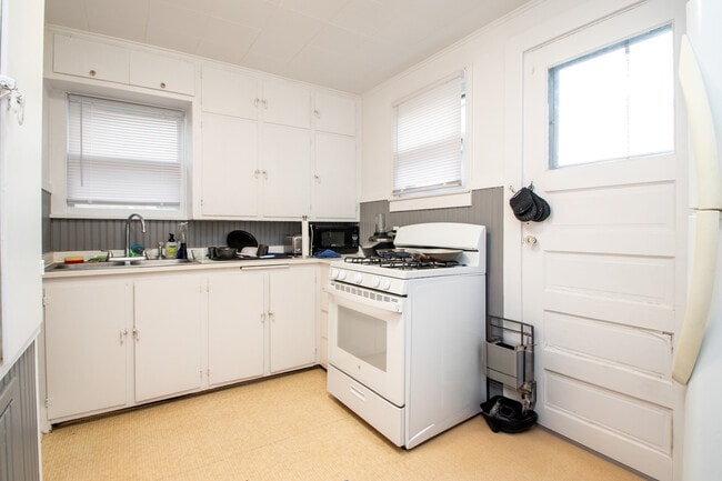 Photo - 1403 W Barker Ave