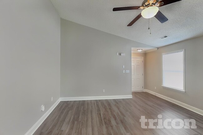 11608 Stewarts Crossing Dr