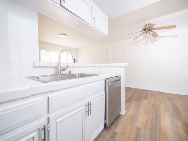 Photo - 5308 Denny Ave