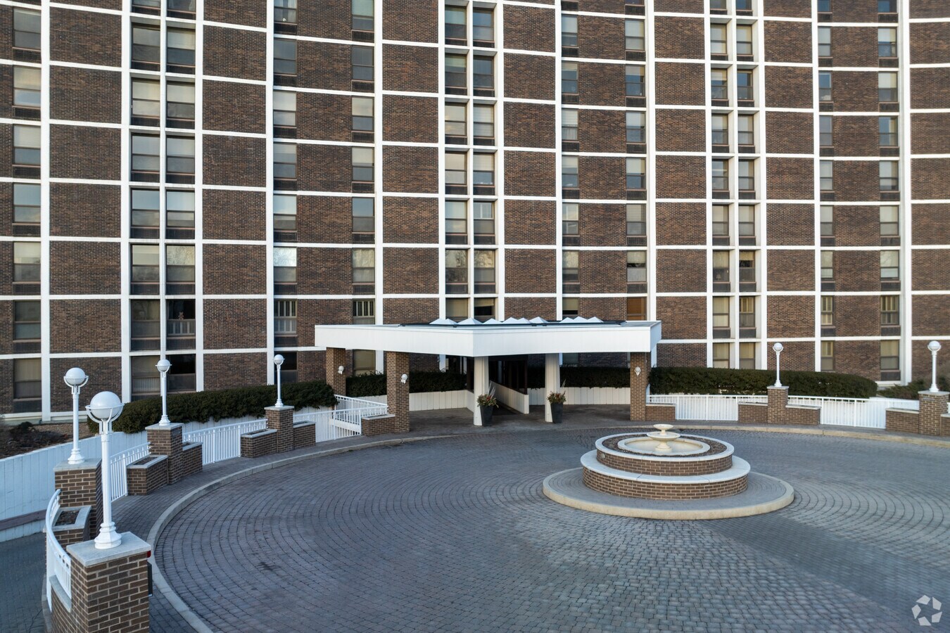 Entrance - 1500 Sheridan Rd