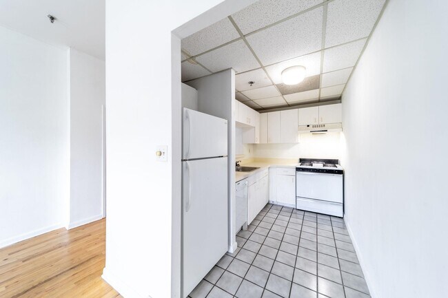 Photo - 227 Christopher Columbus Dr Unit 319B