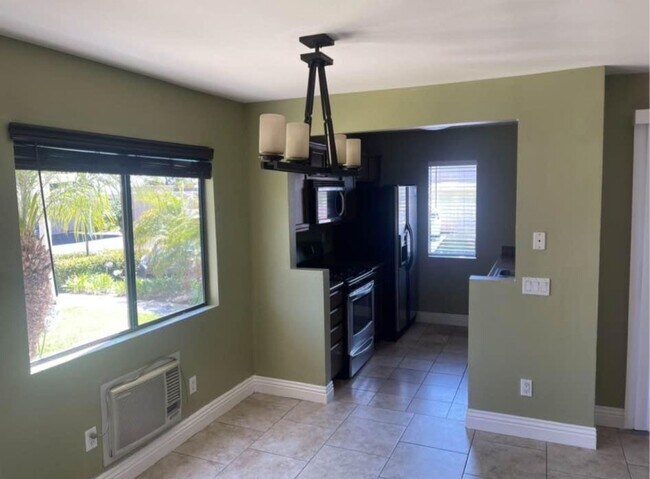 Photo - 1 bed 1 bath Apartment for Rent in Mira Mesa Unidad 81