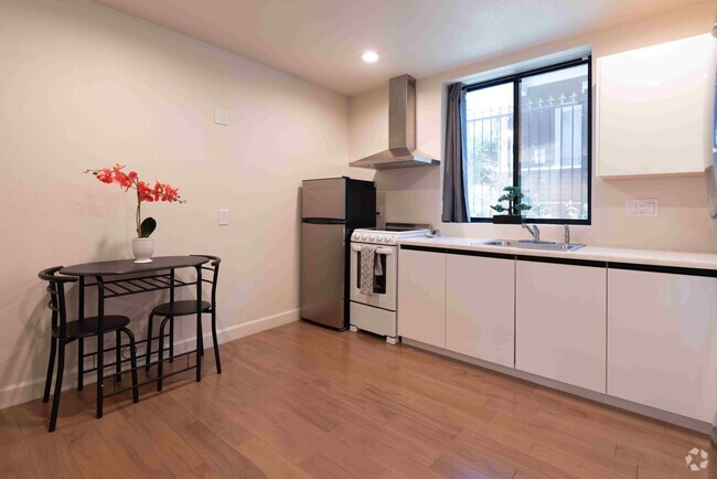Building Photo - 621 Aileen St Unit 1 Rental