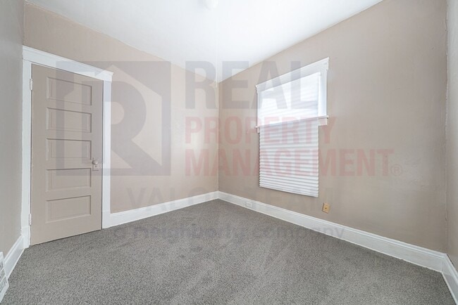 Photo - 897 Stevenson Rd Unit Lower