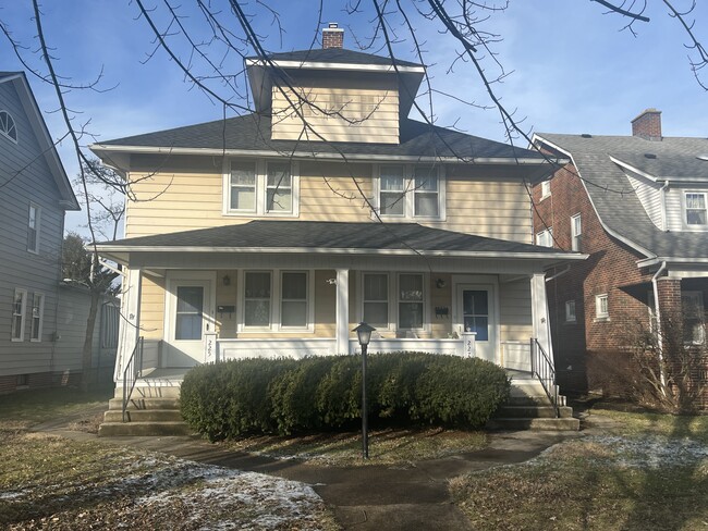 225 E Allen St Unidad 225 East Allen Street
