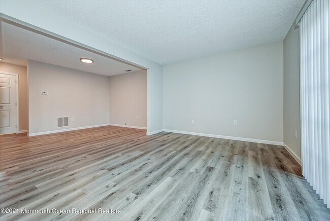 Photo - 64 Phoenix Ct