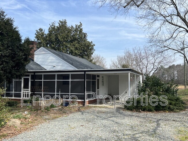 Photo - 2032 N Main St